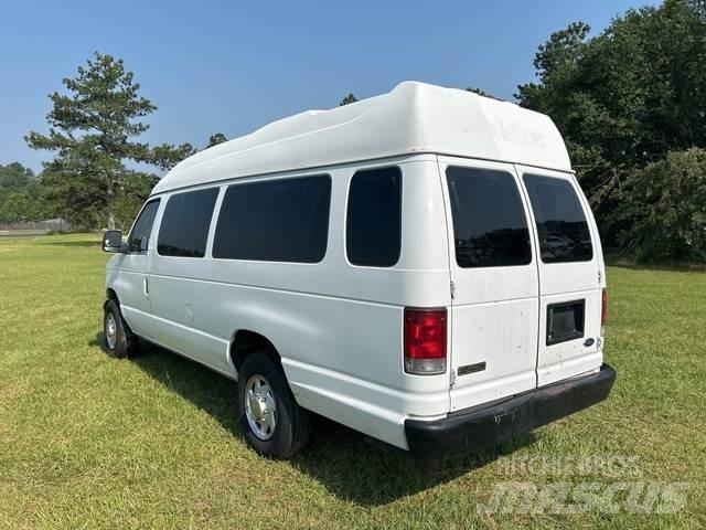 Ford E-350 자동차