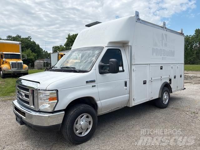 Ford E-350 패널 화물차