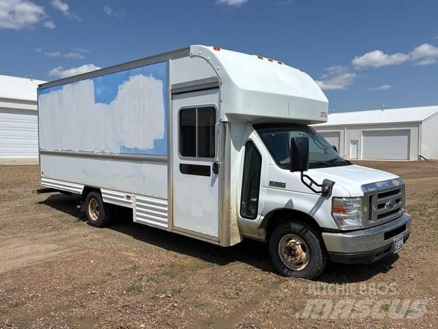 Ford E-350 탑차 트럭
