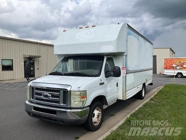 Ford E-350 탑차 트럭