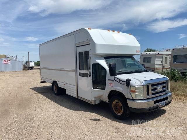 Ford E-350 탑차 트럭