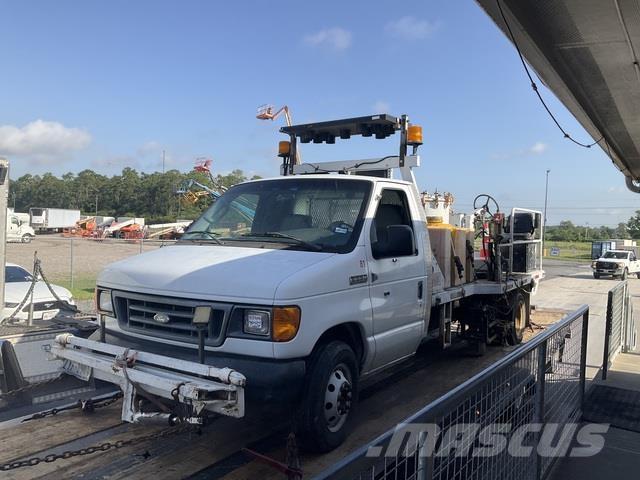 Ford E-350 시립/다목적 차량