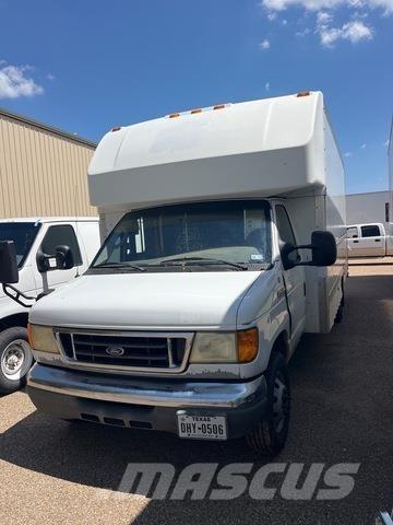 Ford E-350 패널 화물차