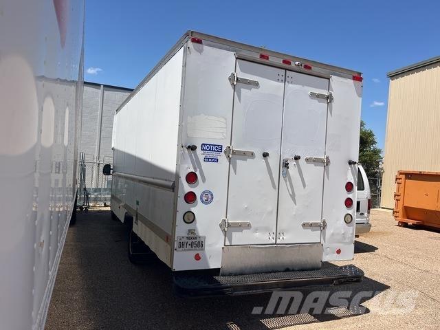 Ford E-350 패널 화물차