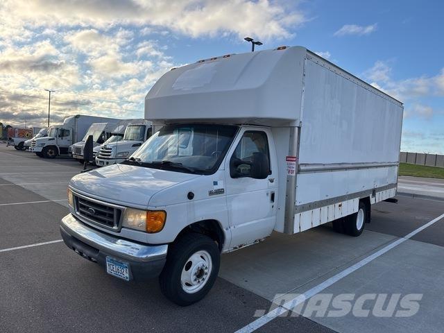 Ford E-350 탑차 트럭