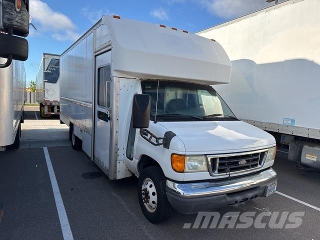 Ford E-350 박스 바디