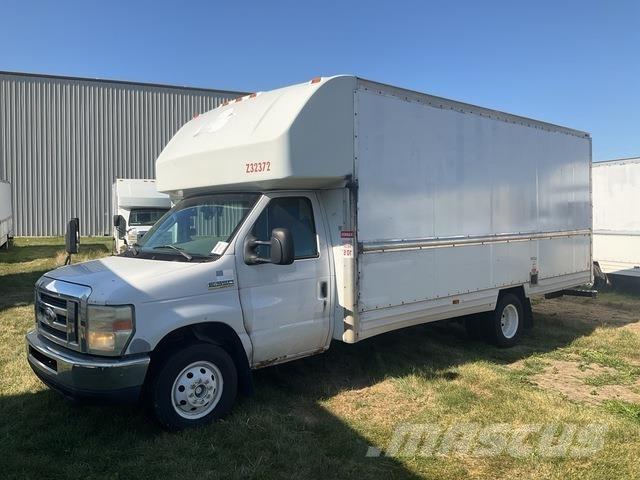 Ford E-350 탑차 트럭