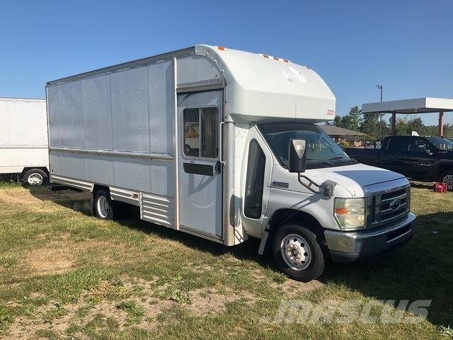 Ford E-350 탑차 트럭