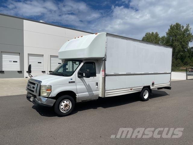 Ford E-350 탑차 트럭