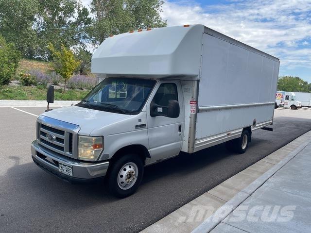 Ford E-350 탑차 트럭