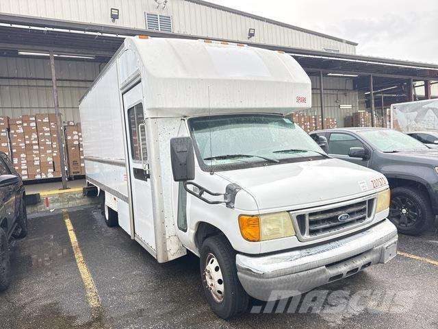 Ford E-350 박스 바디