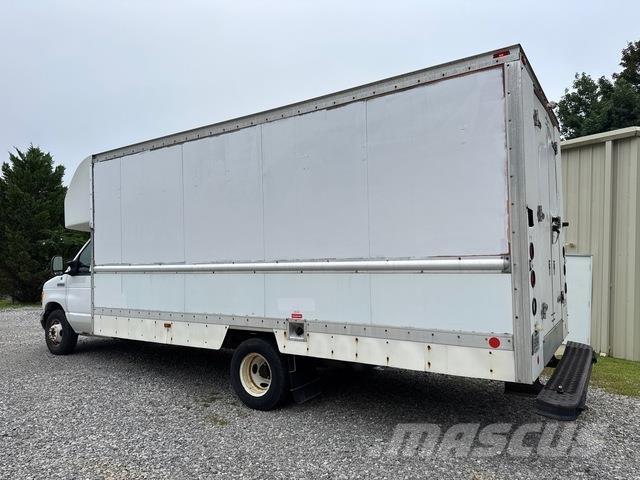 Ford E-350 패널 화물차