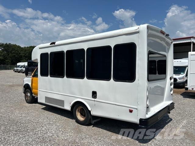Ford E-350 미니 버스