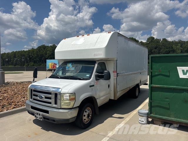 Ford E-350 패널 화물차