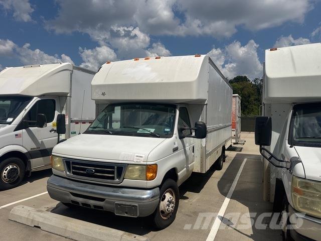 Ford E-350 박스 바디