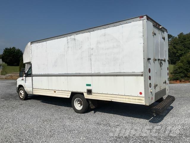 Ford E-350 탑차 트럭
