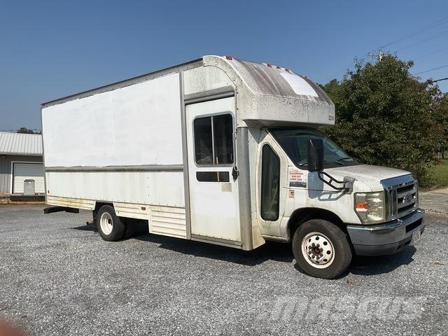 Ford E-350 탑차 트럭