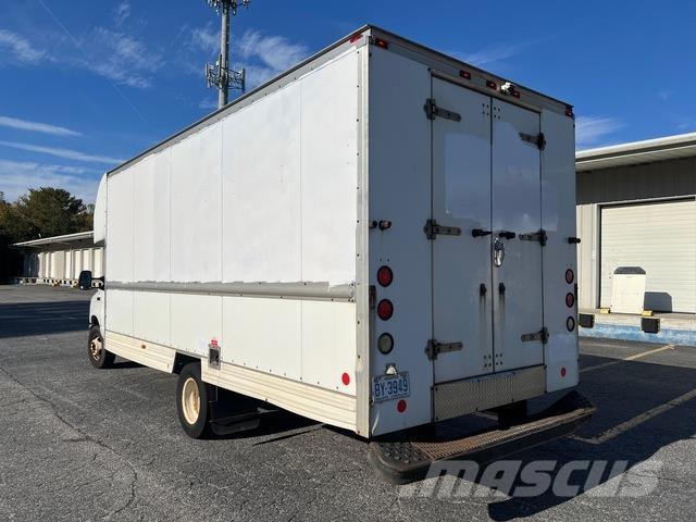 Ford E-350 탑차 트럭