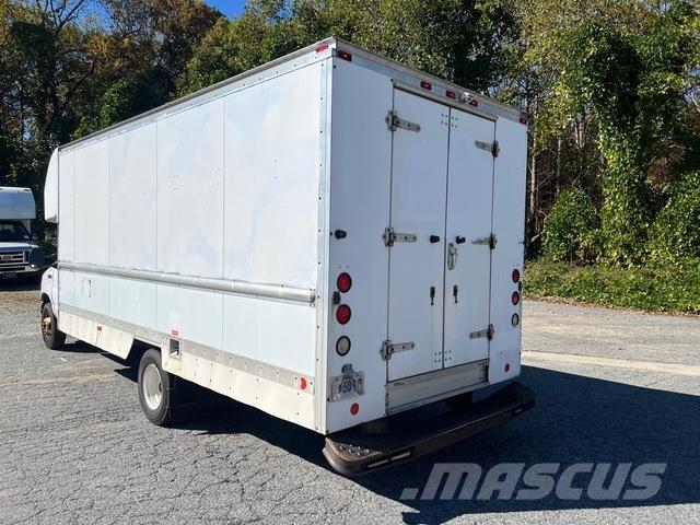 Ford E-350 탑차 트럭