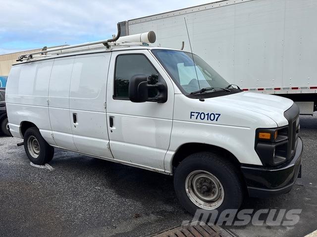 Ford E250 패널 화물차