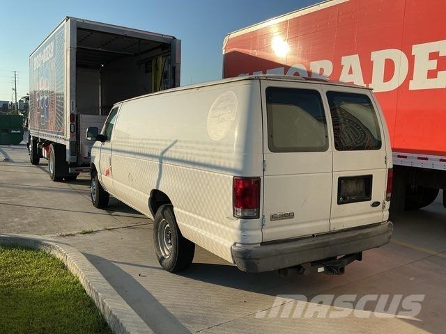 Ford E350 탑차 트럭