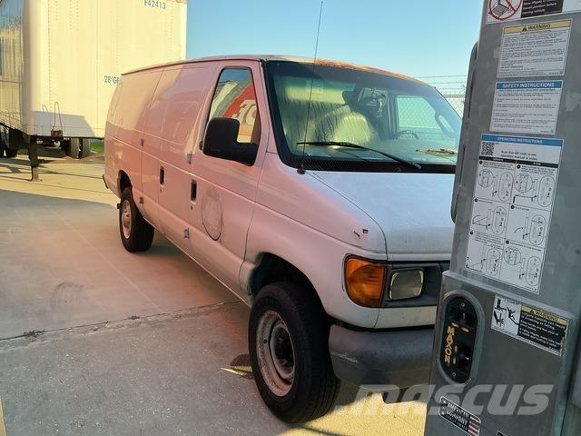 Ford E350 탑차 트럭