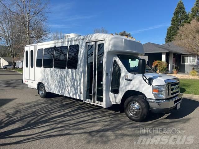 Ford E450 패널 화물차