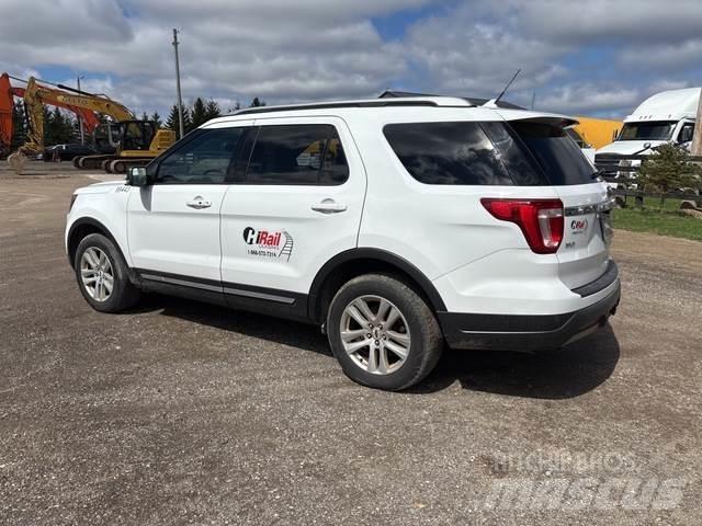 Ford Explorer 자동차