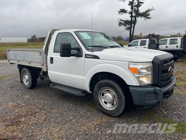 Ford F-250 플랫베드/드롭사이드 트럭