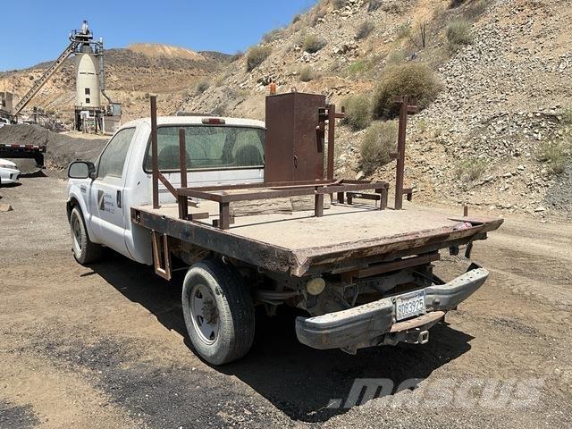 Ford F-250 플랫베드/드롭사이드 트럭