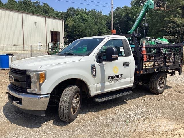 Ford F-250 플랫베드/드롭사이드 트럭