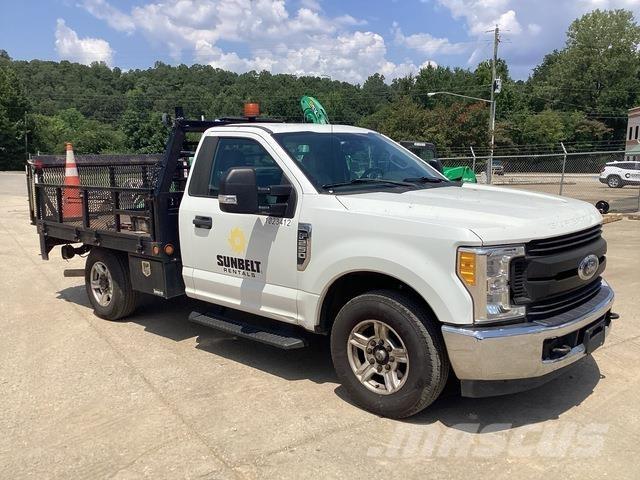 Ford F-250 플랫베드/드롭사이드 트럭