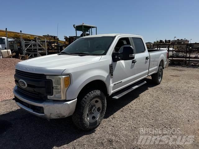 Ford F-350 기타