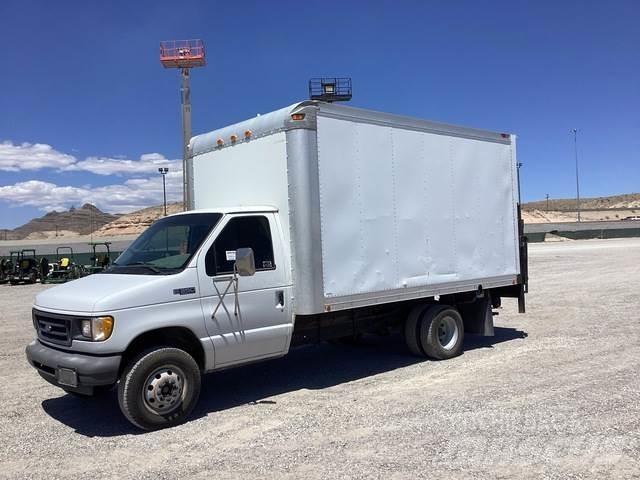 Ford F-350 탑차 트럭