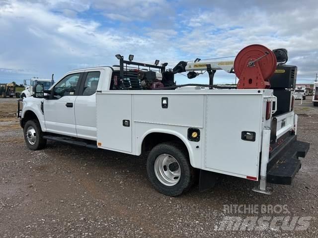 Ford F-350 시립/다목적 차량
