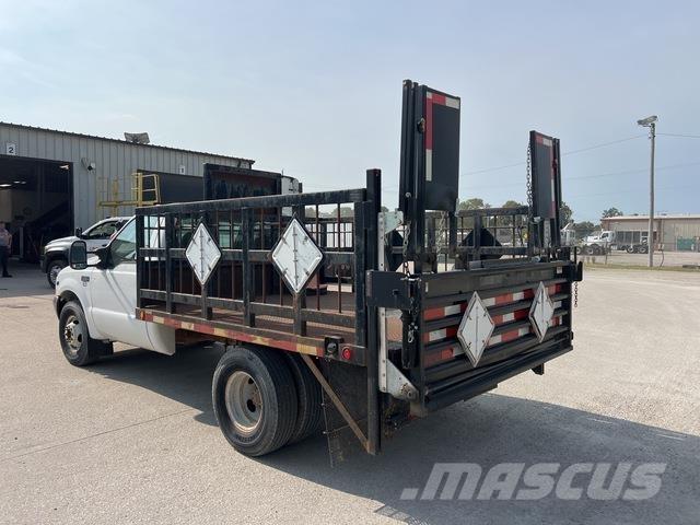 Ford F-350 플랫베드/드롭사이드 트럭