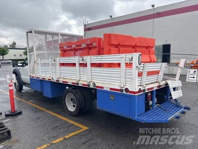 Ford F-450 플랫베드/드롭사이드 트럭