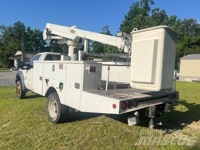Ford F-450 트럭 탑재 고소작업대