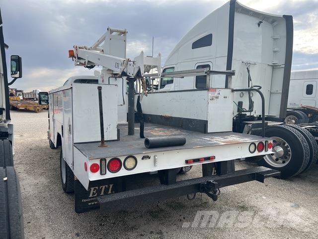 Ford F-450 트럭 탑재 고소작업대