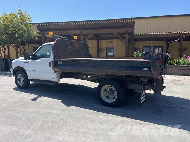 Ford F-550 덤프 트럭