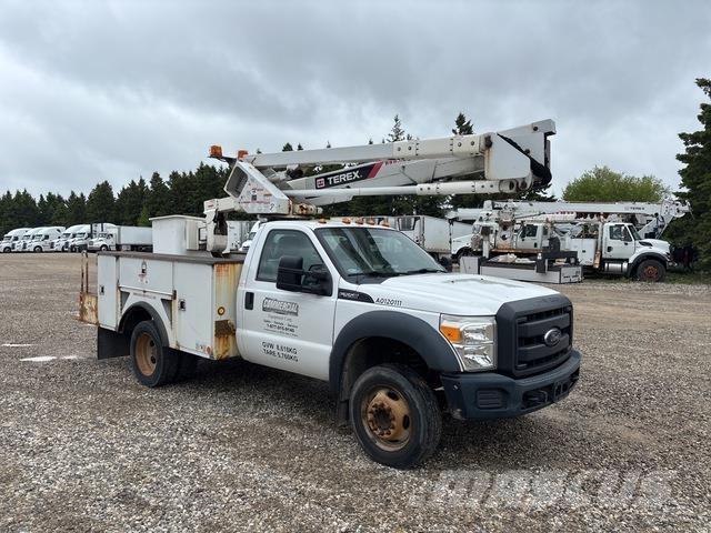 Ford F-550 트럭 탑재 고소작업대