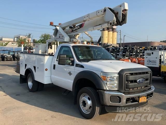 Ford F-550 트럭 탑재 고소작업대