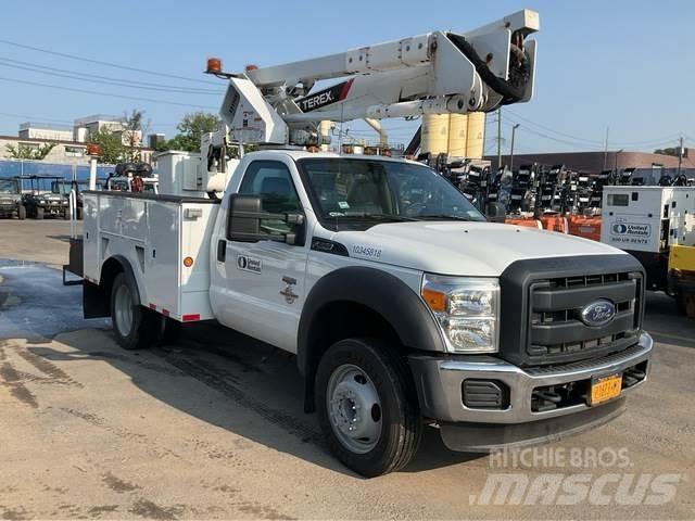 Ford F-550 트럭 탑재 고소작업대