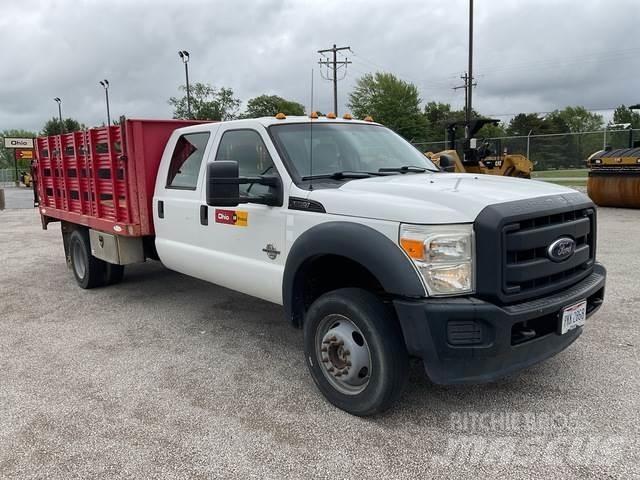 Ford F-550 플랫베드/드롭사이드 트럭