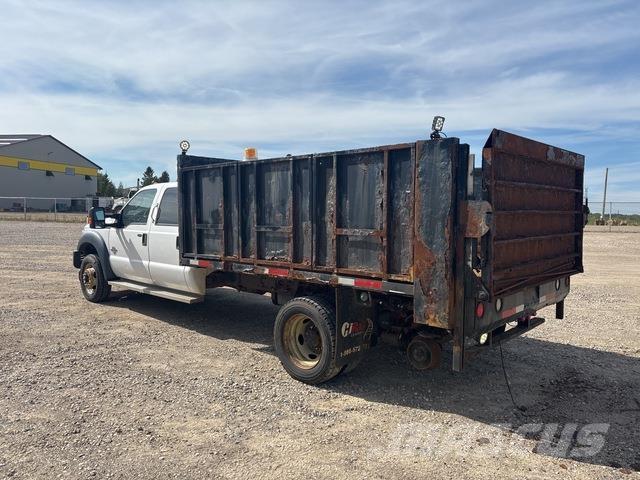 Ford F-550 플랫베드/드롭사이드 트럭