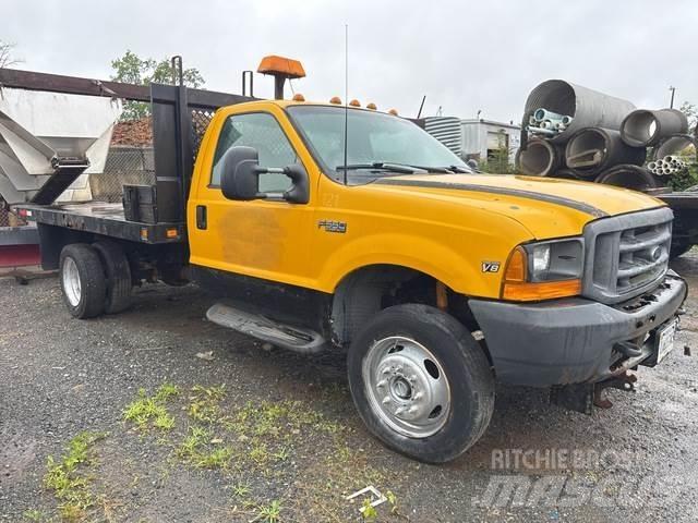 Ford F-550 플랫베드/드롭사이드 트럭
