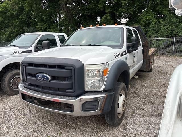 Ford F-550 플랫베드/드롭사이드 트럭