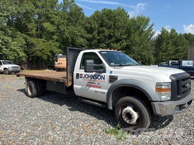 Ford F-550 플랫베드/드롭사이드 트럭