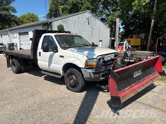 Ford F-550 플랫베드/드롭사이드 트럭