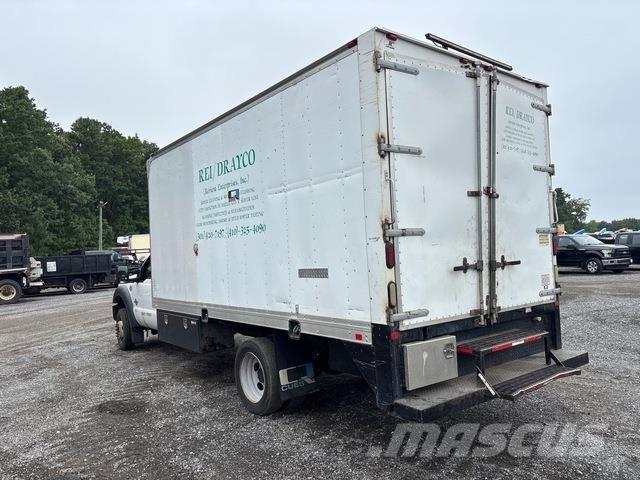 Ford F-550 탑차 트럭